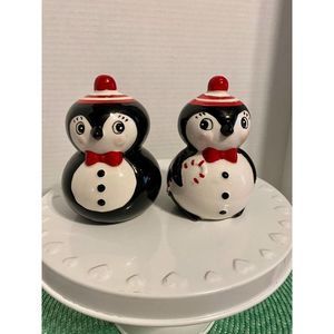 Johanna Parker Penguin Holiday Salt and Pepper Shakers Set